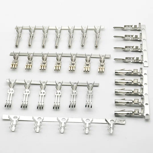 Forrasztás nélküli fémcső dugósaru 5.08mm - Terminál_Csatlakozók